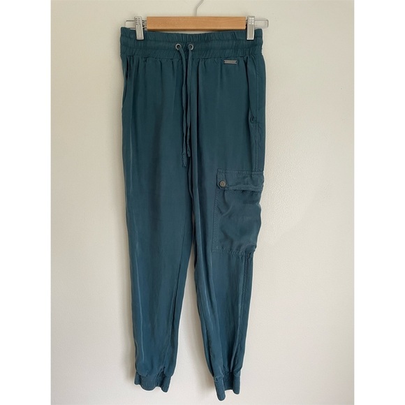Sweaty Betty • Cargo Jogger Pants in Blue - Picture 5 of 8
